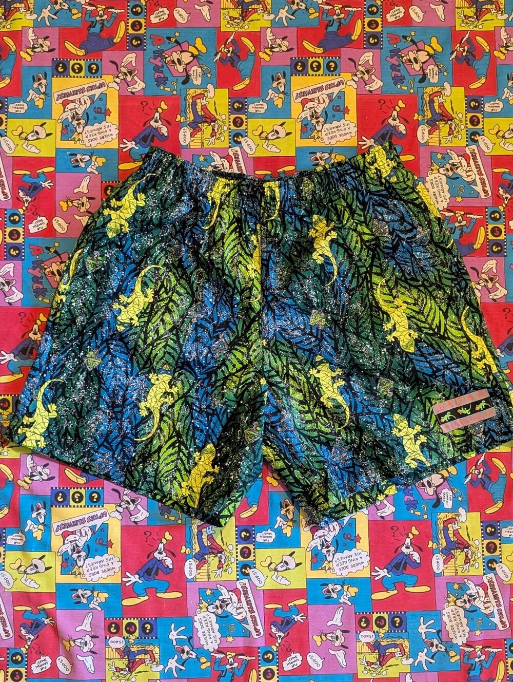 VTG 80's 90's Gecko Hawaii Tropical Leaf Swim Shorts Multicolor RARE M